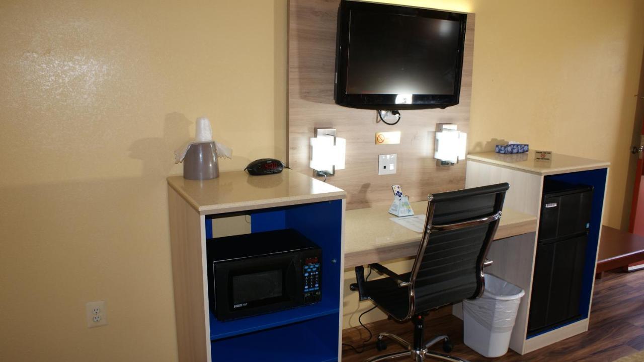 Home Town Inn & Suites Crestview Dış mekan fotoğraf