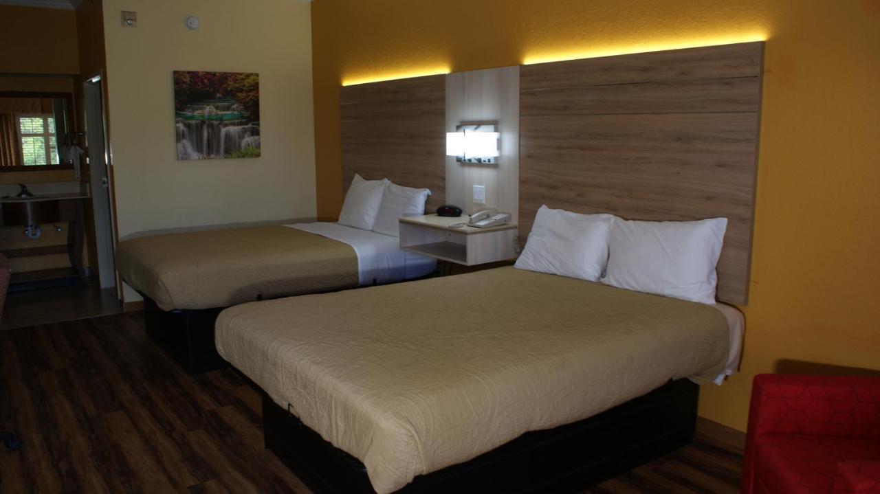 Home Town Inn & Suites Crestview Dış mekan fotoğraf