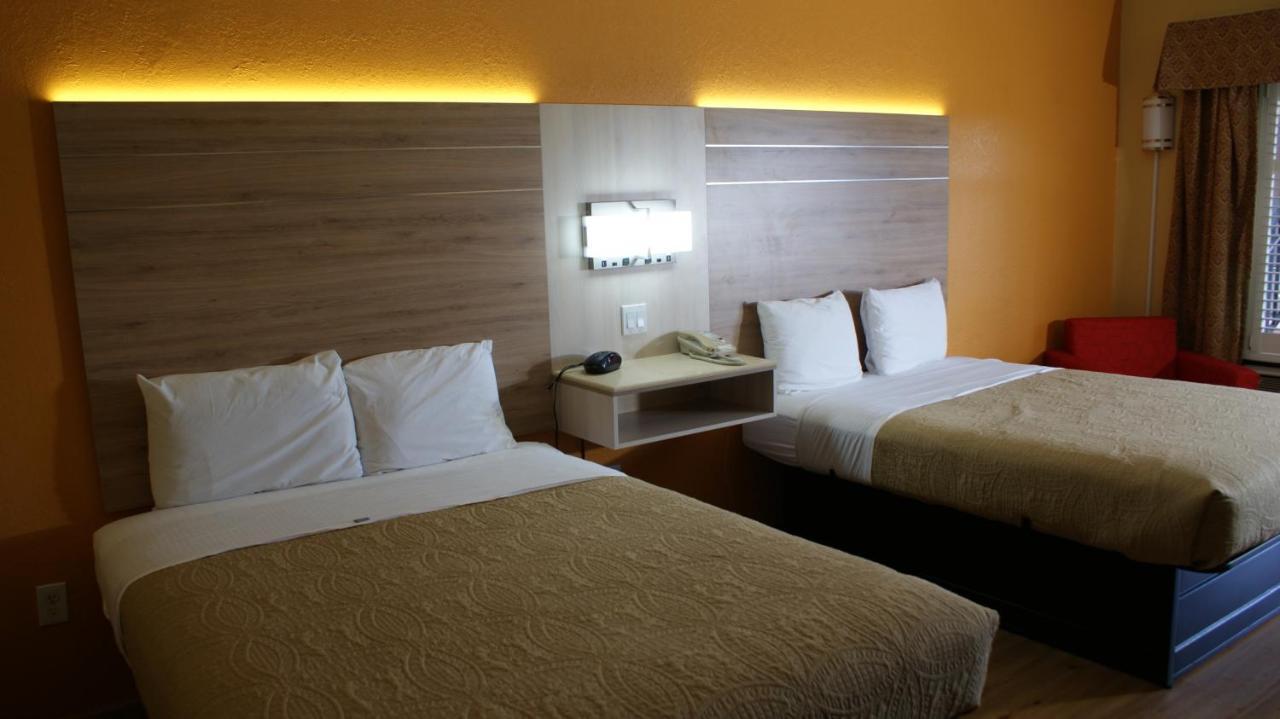Home Town Inn & Suites Crestview Dış mekan fotoğraf