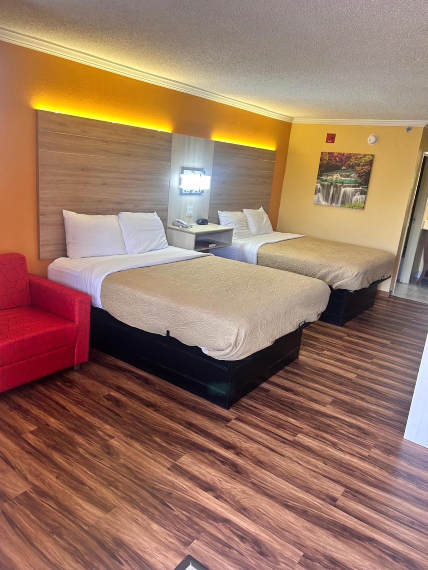 Home Town Inn & Suites Crestview Dış mekan fotoğraf