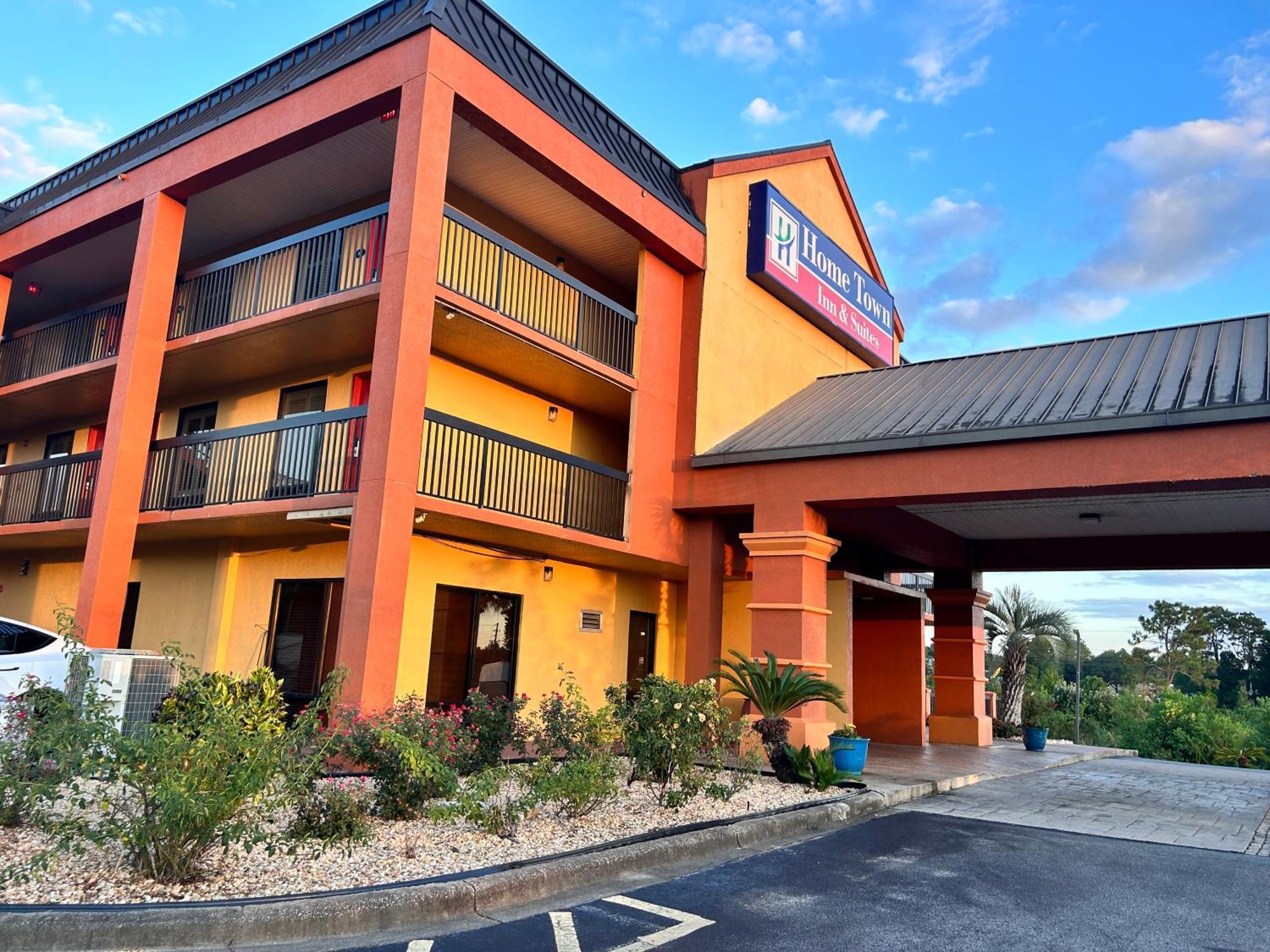 Home Town Inn & Suites Crestview Dış mekan fotoğraf