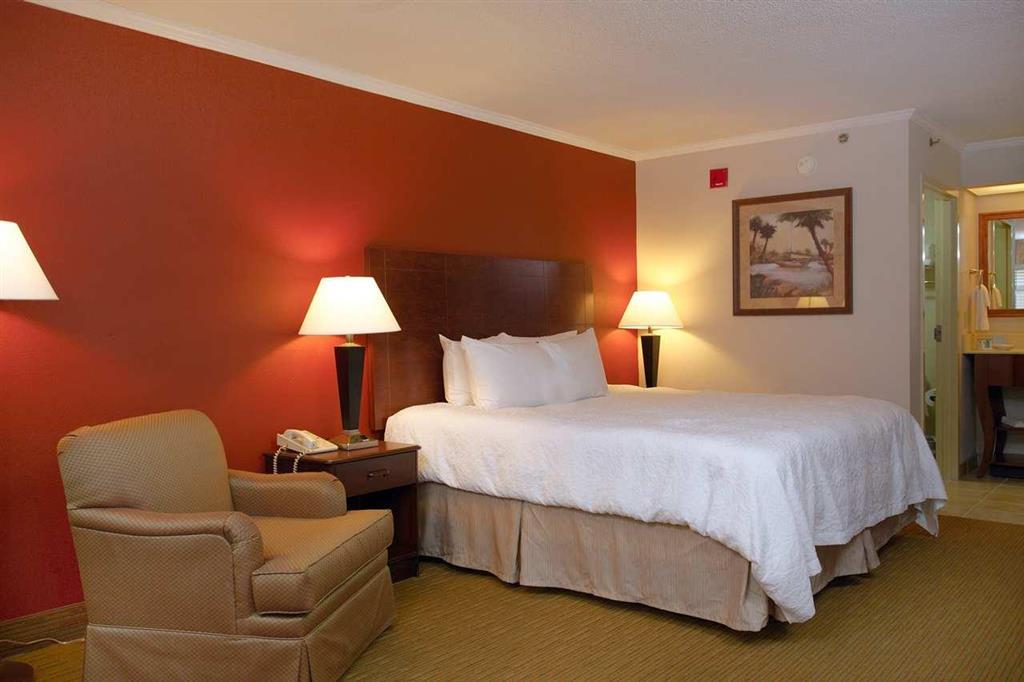 Home Town Inn & Suites Crestview Oda fotoğraf