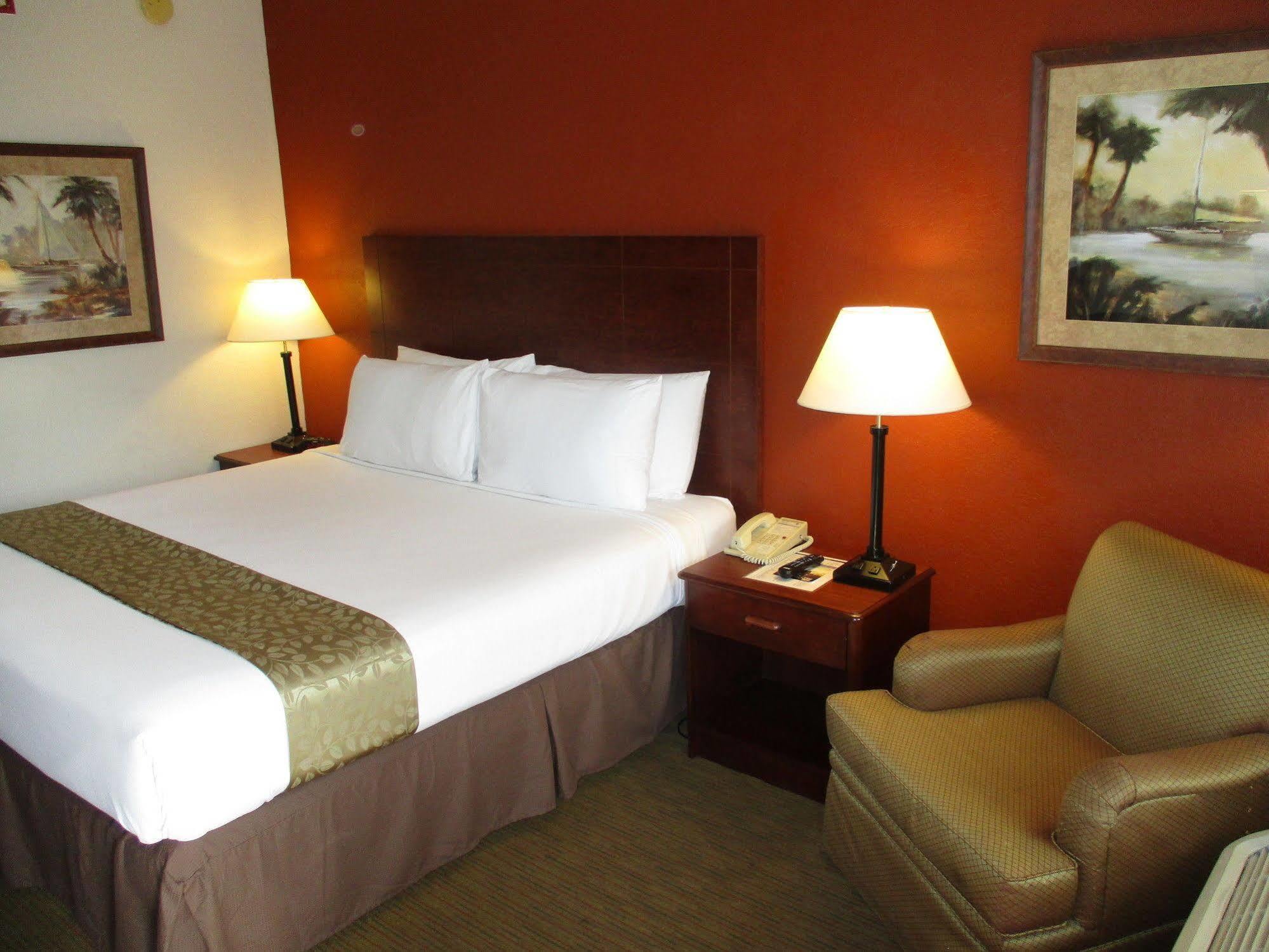 Home Town Inn & Suites Crestview Dış mekan fotoğraf